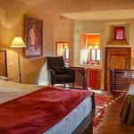 4 Cave House - Special Class Hotel