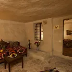 4 Cave House - Special Class 3*