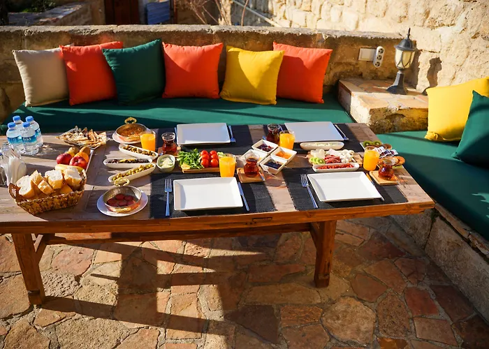 4 Cave House - Special Class